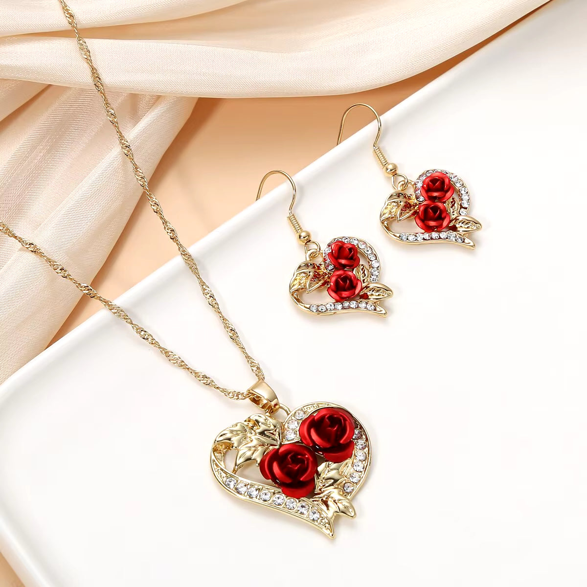 Rose Heart Pendant Necklace (عقد القلب الوردي - مجوهرات رومانسية ليوم الحب)